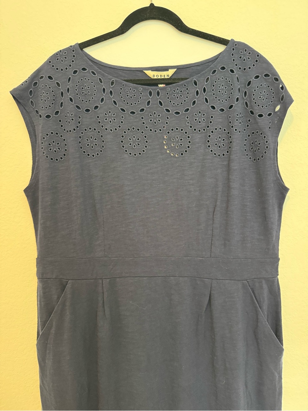 Boden Florrie Embroidered Eyelet Cap Sleeve Cotton Navy Blue Jersey Dress - Picture 3 of 9